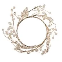 Kovový dekorativní věnec se zlatými bobulemi