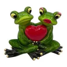 Dekorativní figurka žab se srdcem 12×9 cm